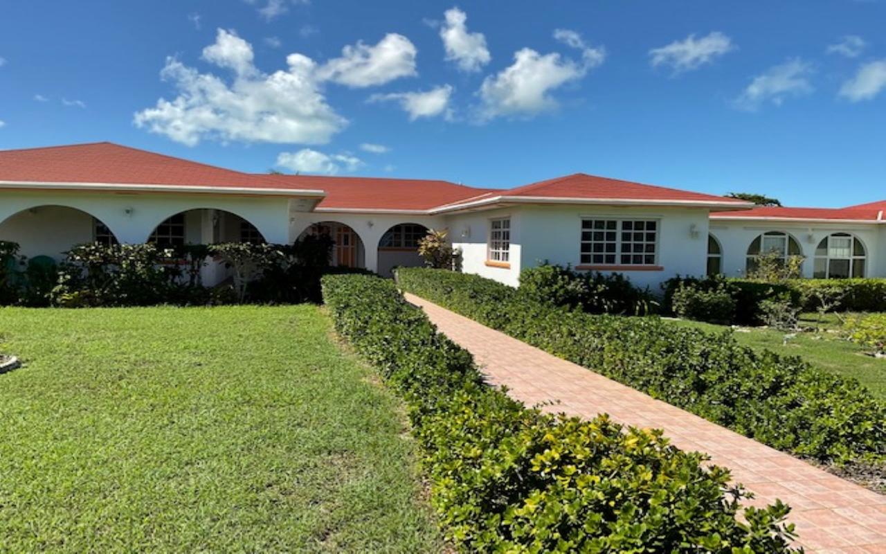 /listing-single-family-home-in-grays-44391.html from Coldwell Banker Bahamas Real Estate