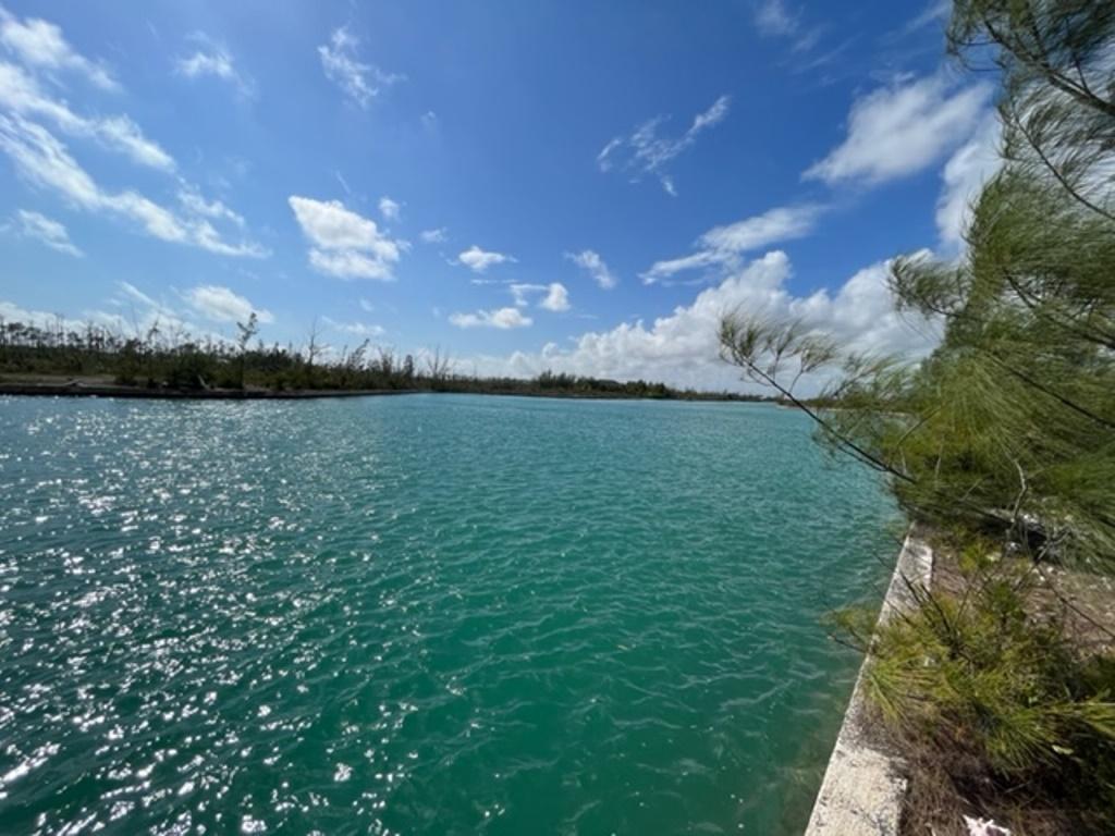 /listing-lots-acreage-in-lucaya-59239.html from Coldwell Banker Bahamas Real Estate