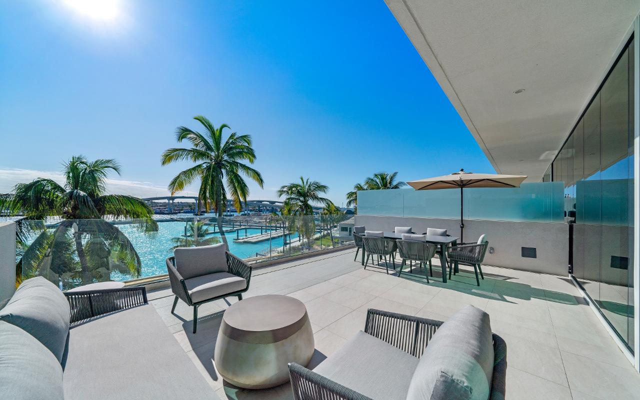 /listing-condo-in-paradise-island-44840.html from Coldwell Banker Bahamas Real Estate