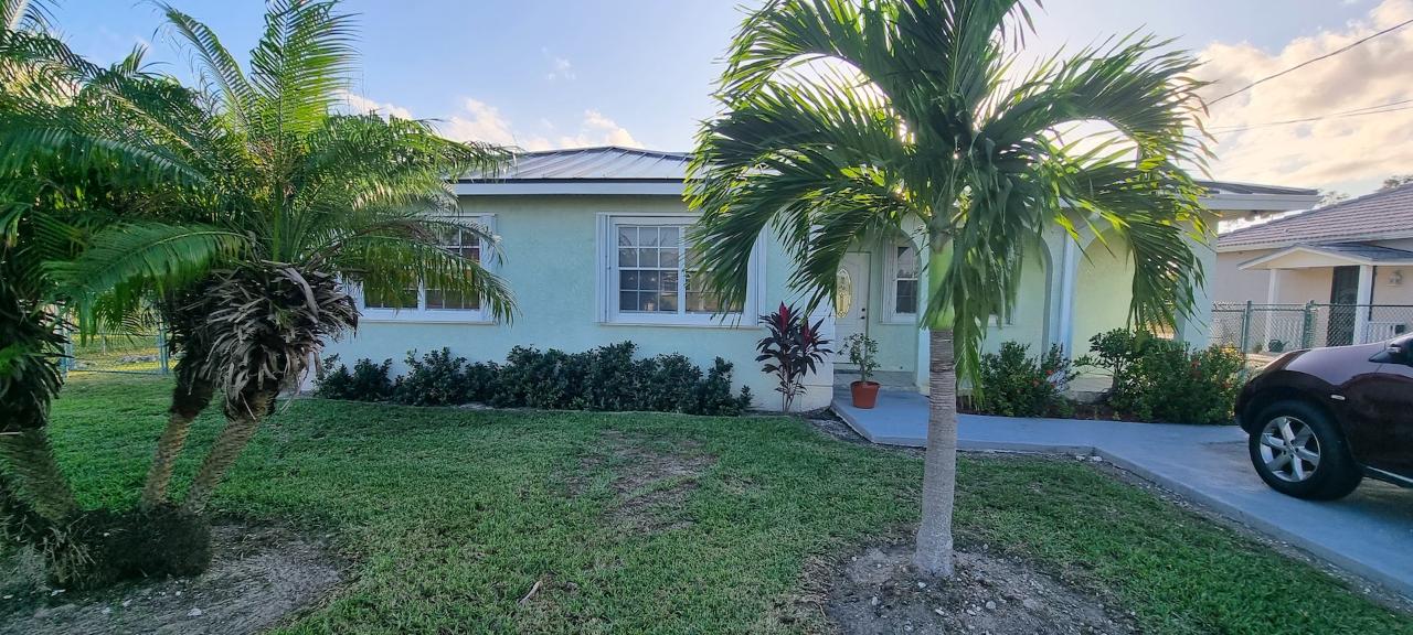 /listing-single-family-home-in-lincoln-green-44943.html from Coldwell Banker Bahamas Real Estate