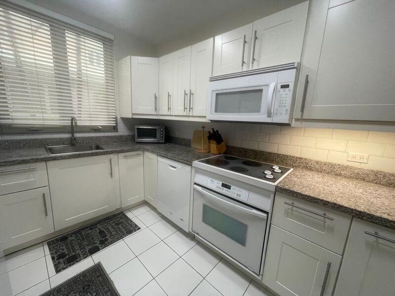 /listing-condo-in-yamacraw-45405.html from Coldwell Banker Bahamas Real Estate
