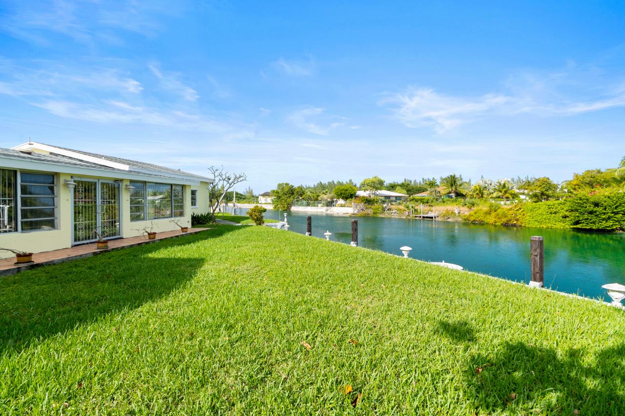 /listing-single-family-home-in-sea-breeze-45012.html from Coldwell Banker Bahamas Real Estate