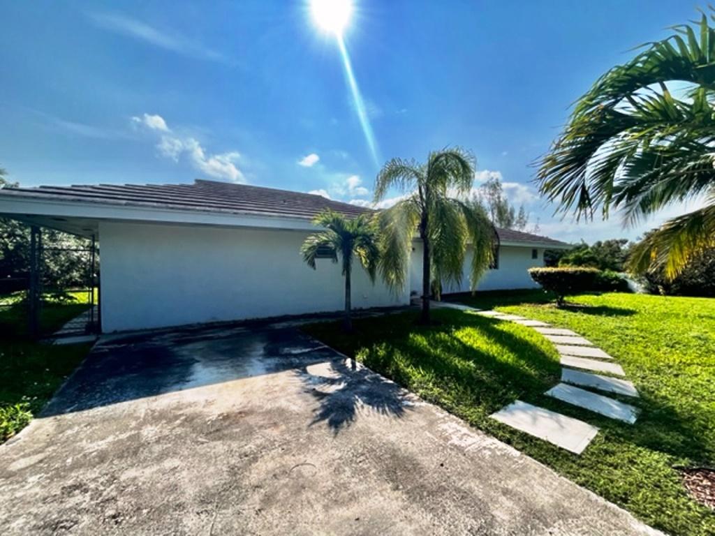 /listing-single-family-home-in-fortune-bay-45060.html from Coldwell Banker Bahamas Real Estate