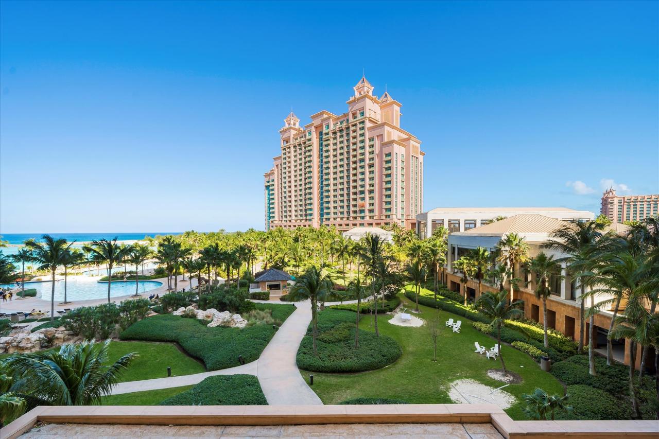 /listing-condo-in-paradise-island-45682.html from Coldwell Banker Bahamas Real Estate