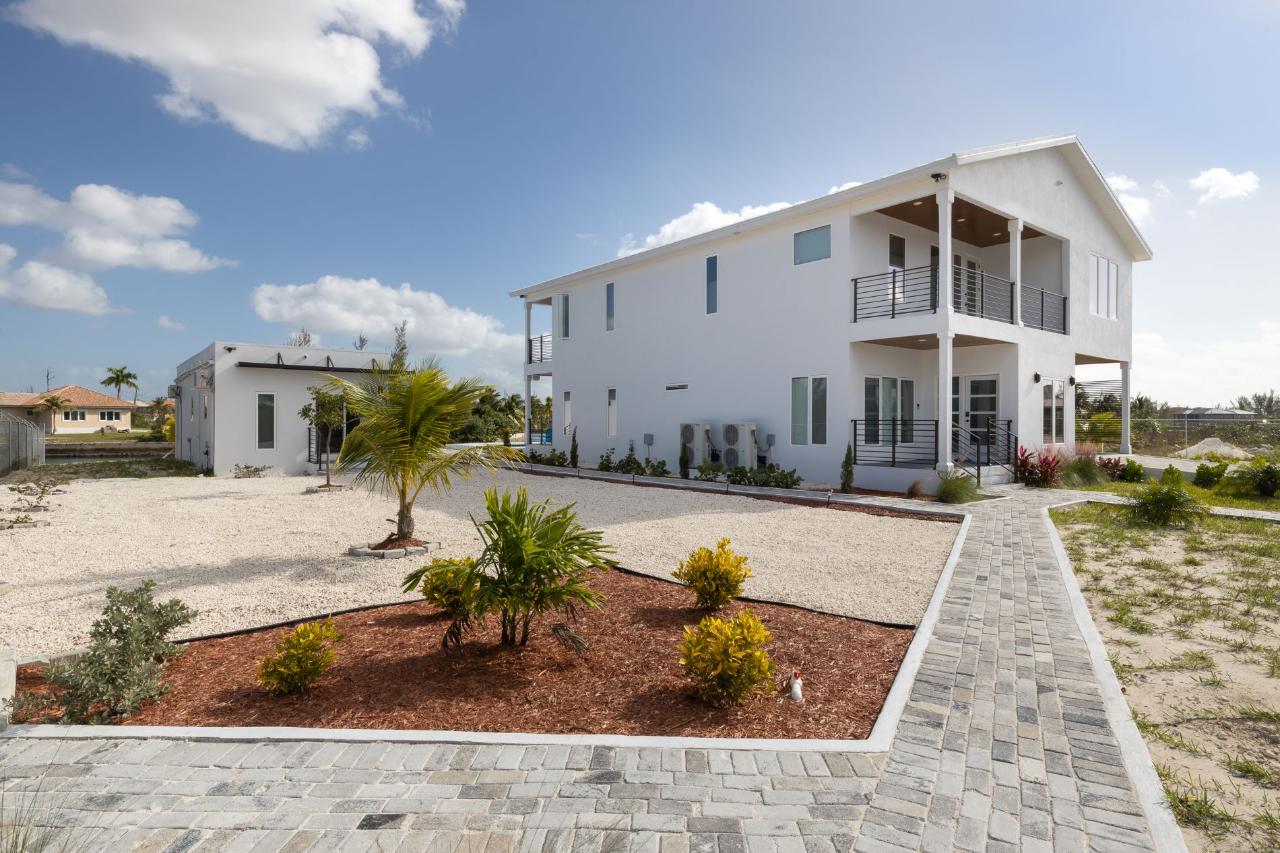 /listing-single-family-home-in-pine-bay-45752.html from Coldwell Banker Bahamas Real Estate