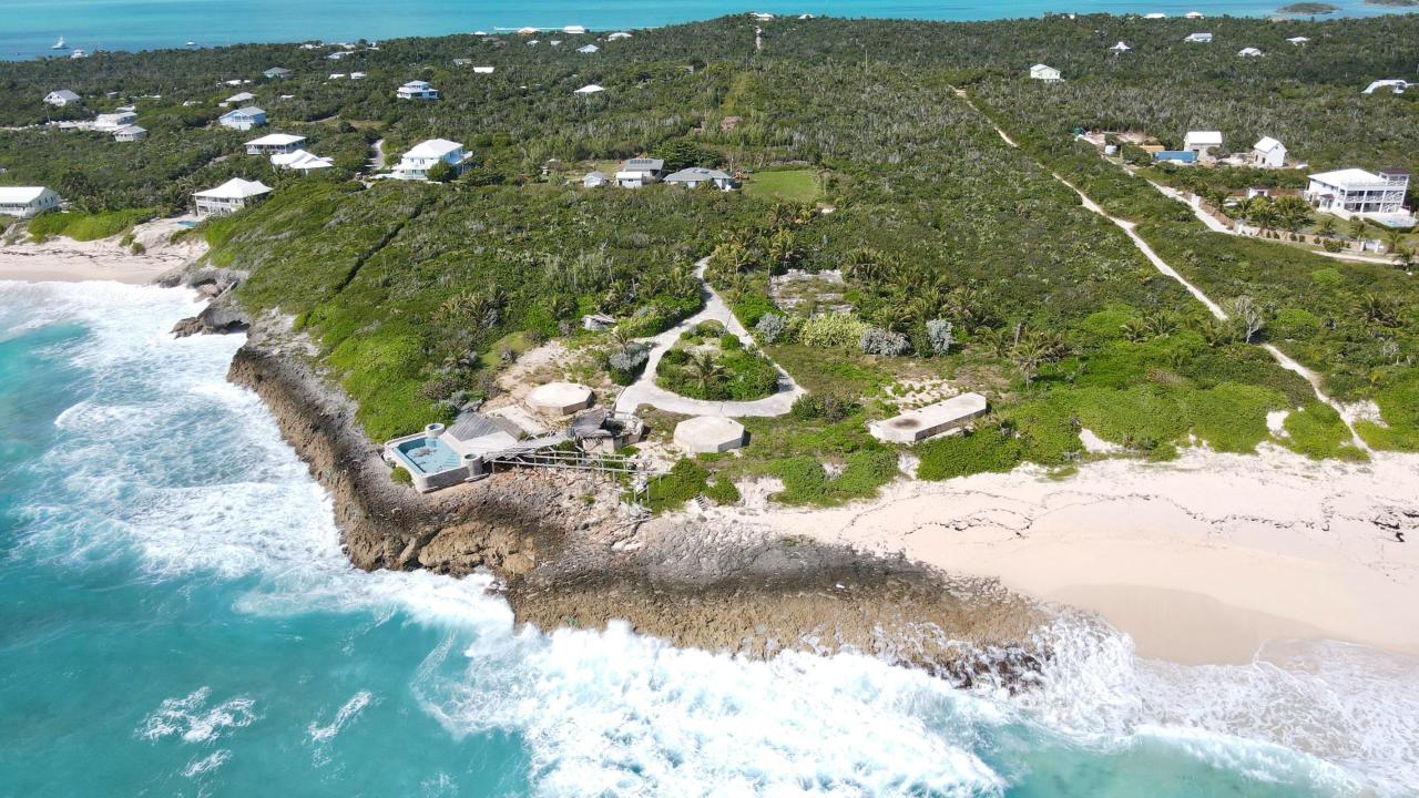 /listing-single-family-home-in-elbow-cay-45993.html from Coldwell Banker Bahamas Real Estate