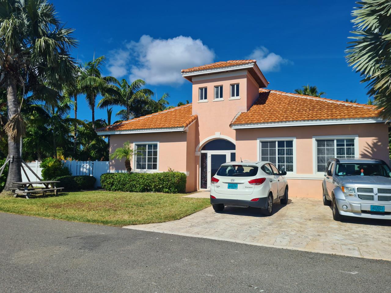 /listing-single-family-home-in-yamacraw-46142.html from Coldwell Banker Bahamas Real Estate