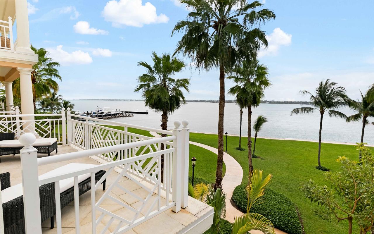 /listing-condo-in-paradise-island-46147.html from Coldwell Banker Bahamas Real Estate