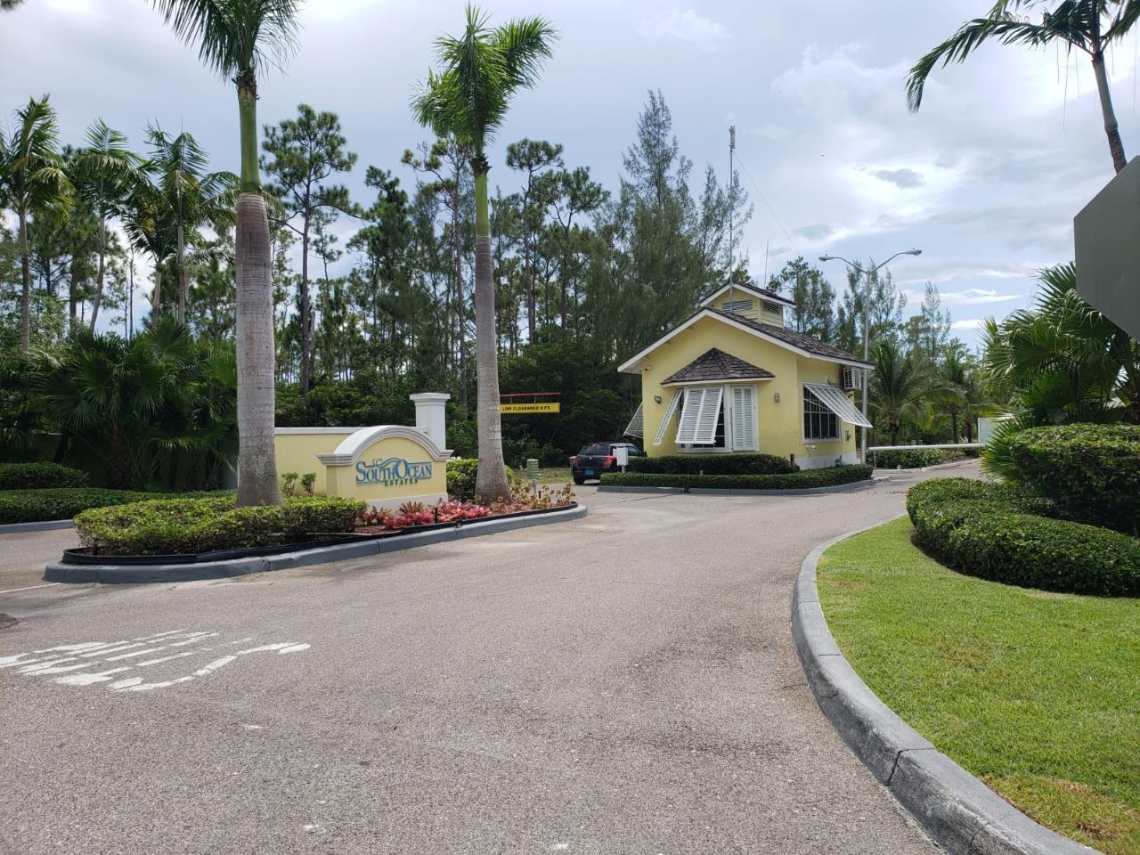 /listing-condo-in-south-ocean-46424.html from Coldwell Banker Bahamas Real Estate