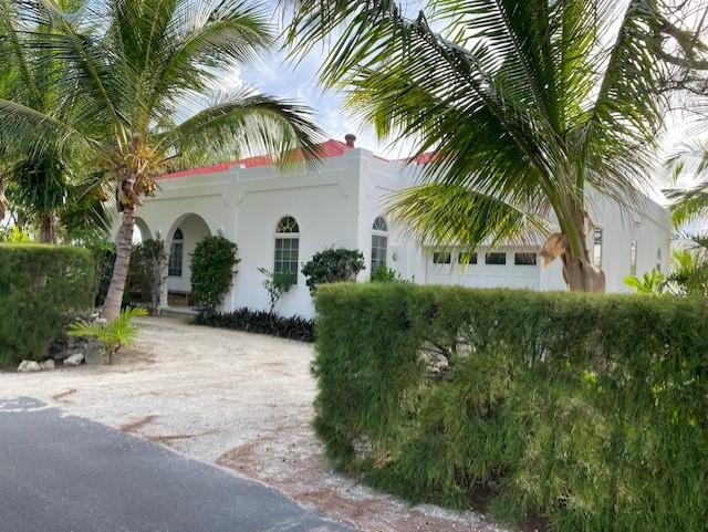 /listing-single-family-home-in-savannah-sound-73041.html from Coldwell Banker Bahamas Real Estate