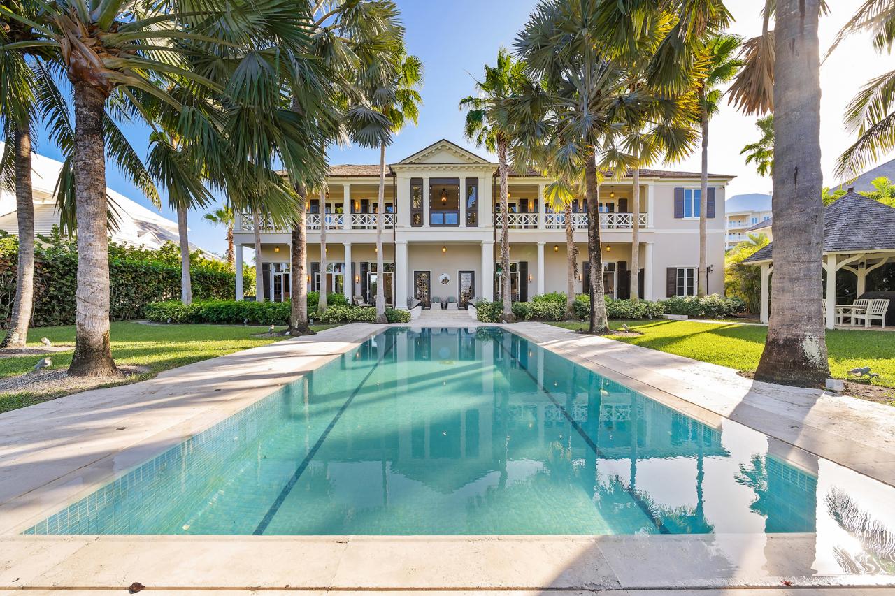 /listing-single-family-home-in-paradise-island-46762.html from Coldwell Banker Bahamas Real Estate