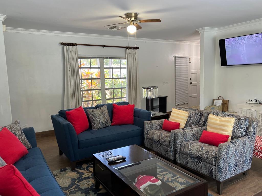 /listing-single-family-home-in-highland-park-46811.html from Coldwell Banker Bahamas Real Estate