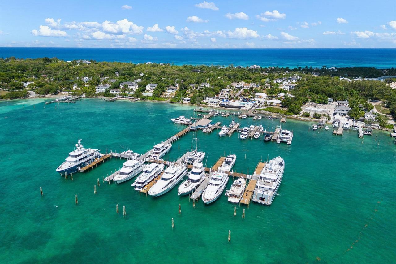/listing-resort-hotel-in-harbour-island-48189.html from Coldwell Banker Bahamas Real Estate