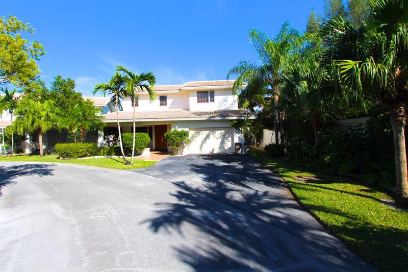 /listing-single-family-home-in-bahama-reef-yacht-country-club-64697.html from Coldwell Banker Bahamas Real Estate
