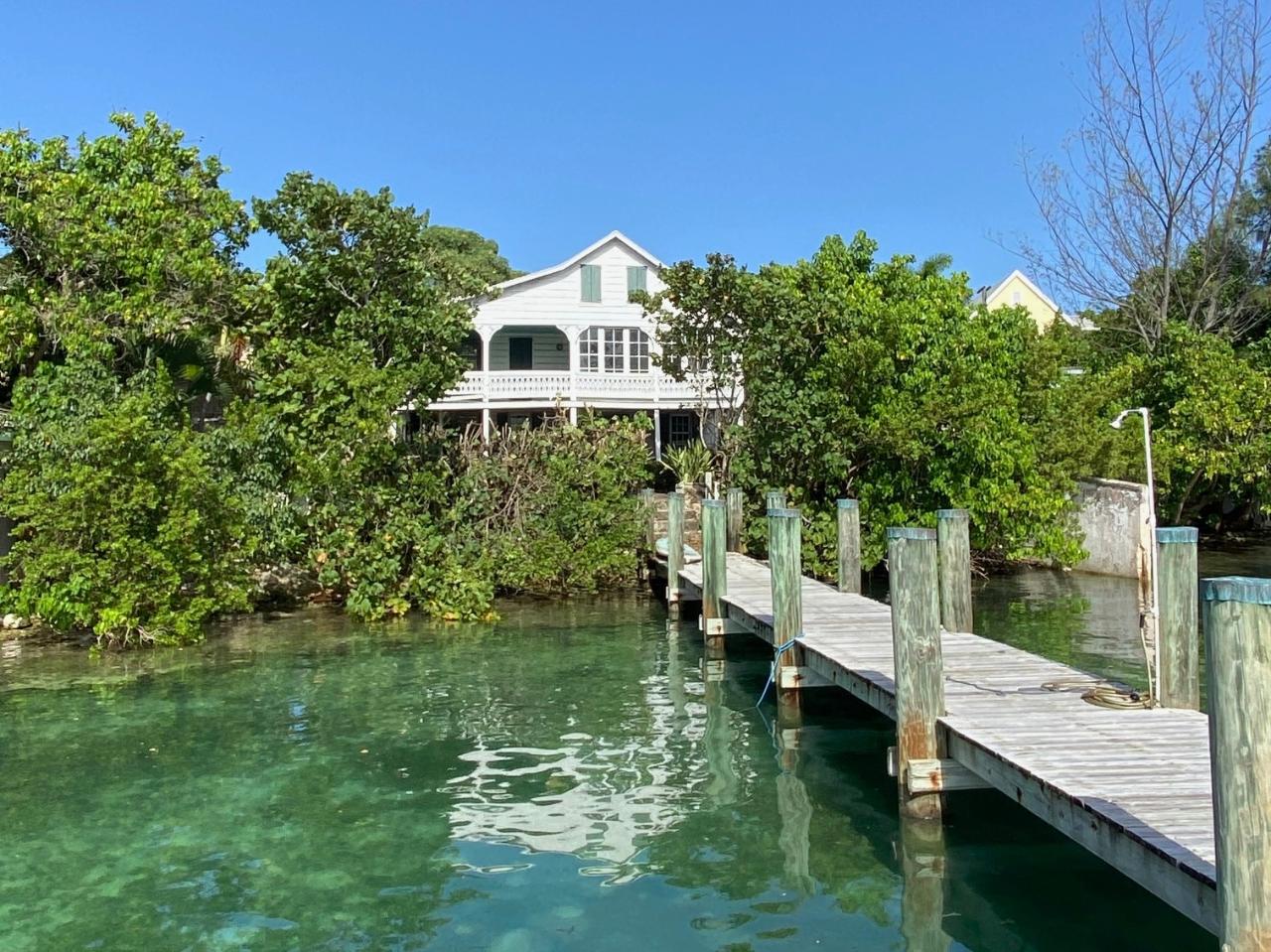 /listing-single-family-home-in-harbour-island-51905.html from Coldwell Banker Bahamas Real Estate