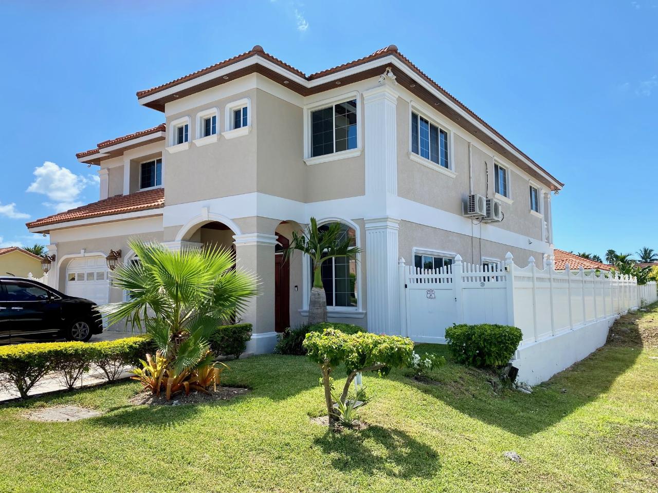 /listing-single-family-home-in-yamacraw-57180.html from Coldwell Banker Bahamas Real Estate