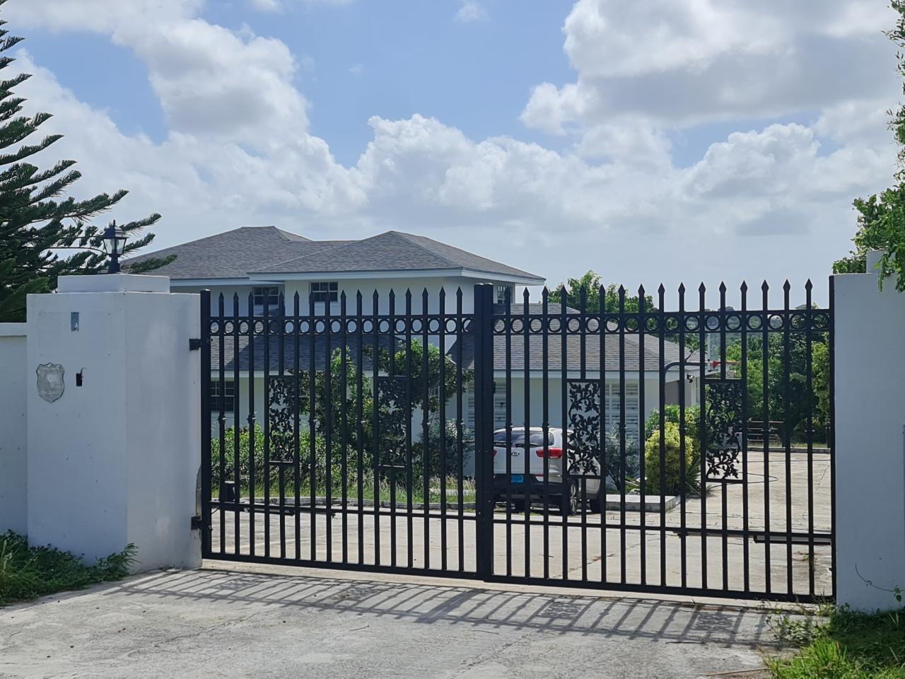 /listing-single-family-home-in-westridge-58076.html from Coldwell Banker Bahamas Real Estate
