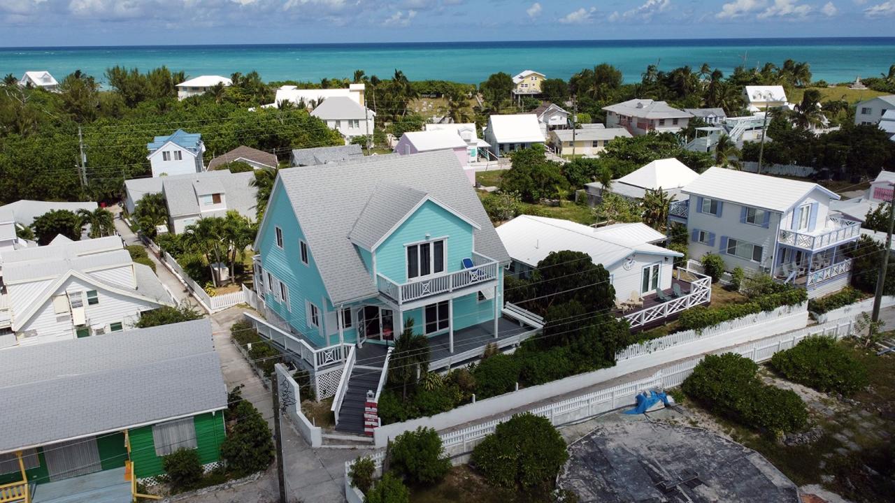 /listing-single-family-home-in-elbow-cay-hope-town-67361.html from Coldwell Banker Bahamas Real Estate
