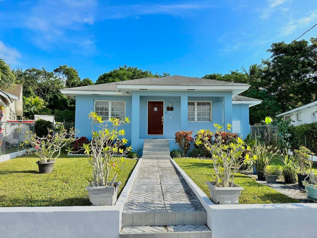 /listing-single-family-home-in-prince-charles-drive-53786.html from Coldwell Banker Bahamas Real Estate