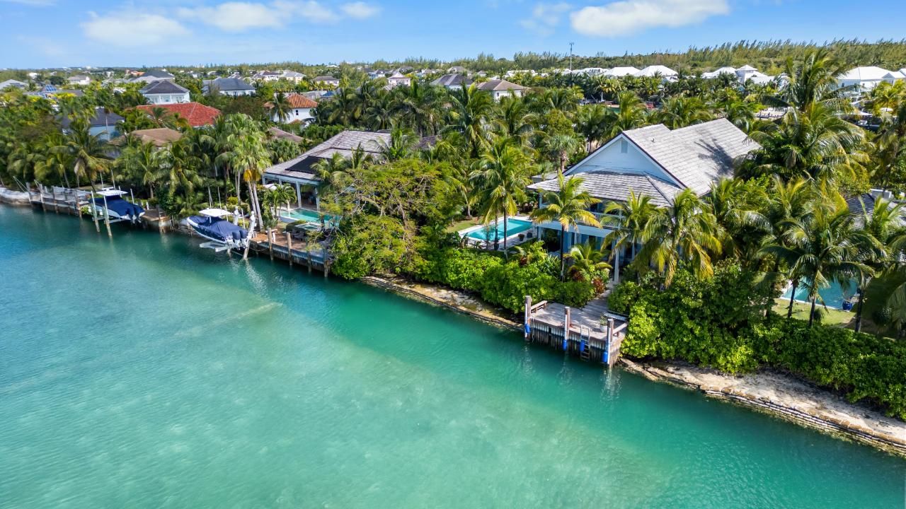 /listing-single-family-home-in-old-fort-bay-74832.html from Coldwell Banker Bahamas Real Estate