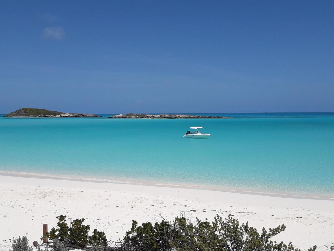 /listing-lots-acreage-in-island-harbour-beach-66604.html from Coldwell Banker Bahamas Real Estate