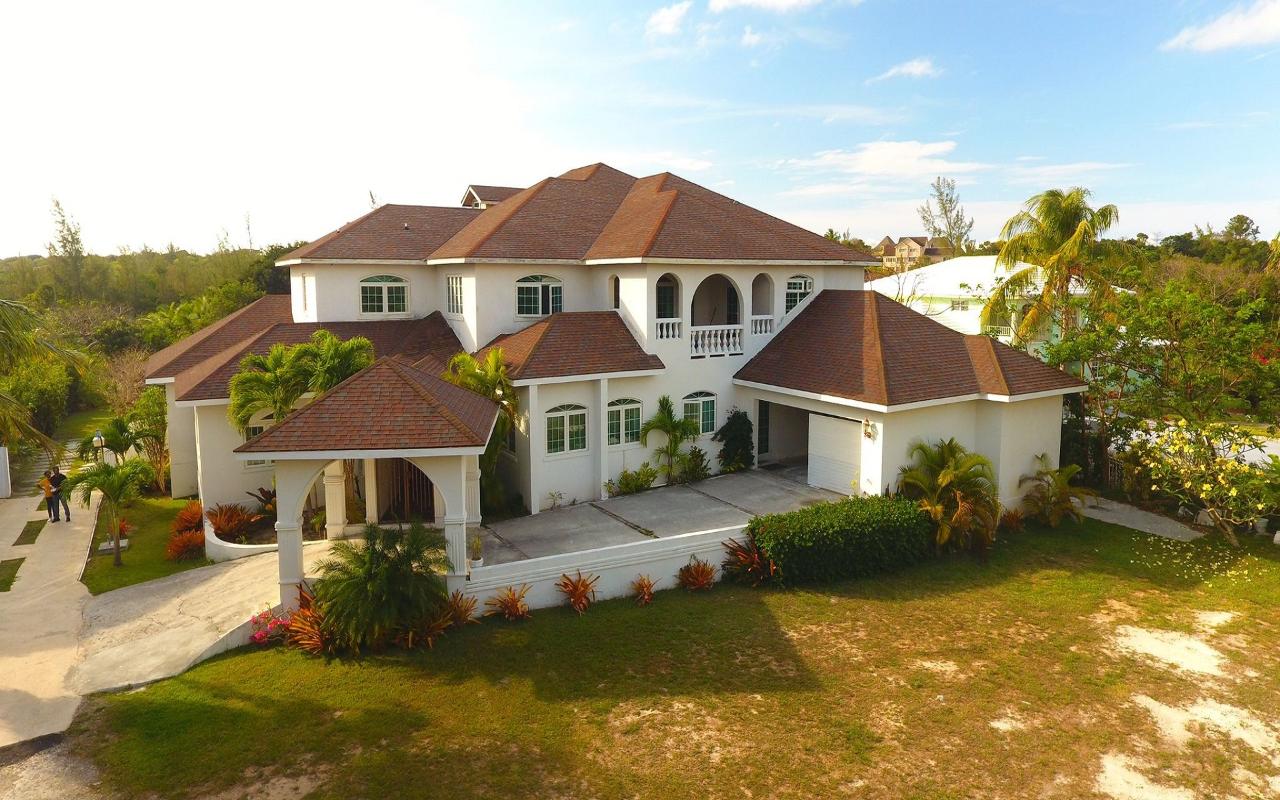 /listing-single-family-home-in-westridge-66596.html from Coldwell Banker Bahamas Real Estate