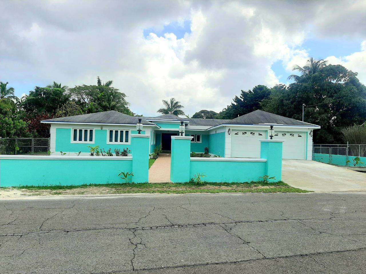 /listing-single-family-home-in-west-bay-street-60025.html from Coldwell Banker Bahamas Real Estate