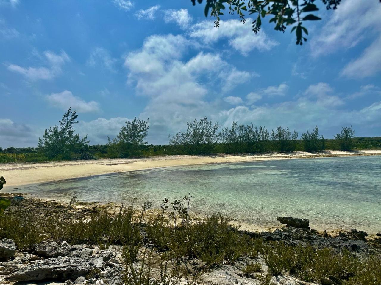 /listing-lots-acreage-in-stella-maris-64495.html from Coldwell Banker Bahamas Real Estate