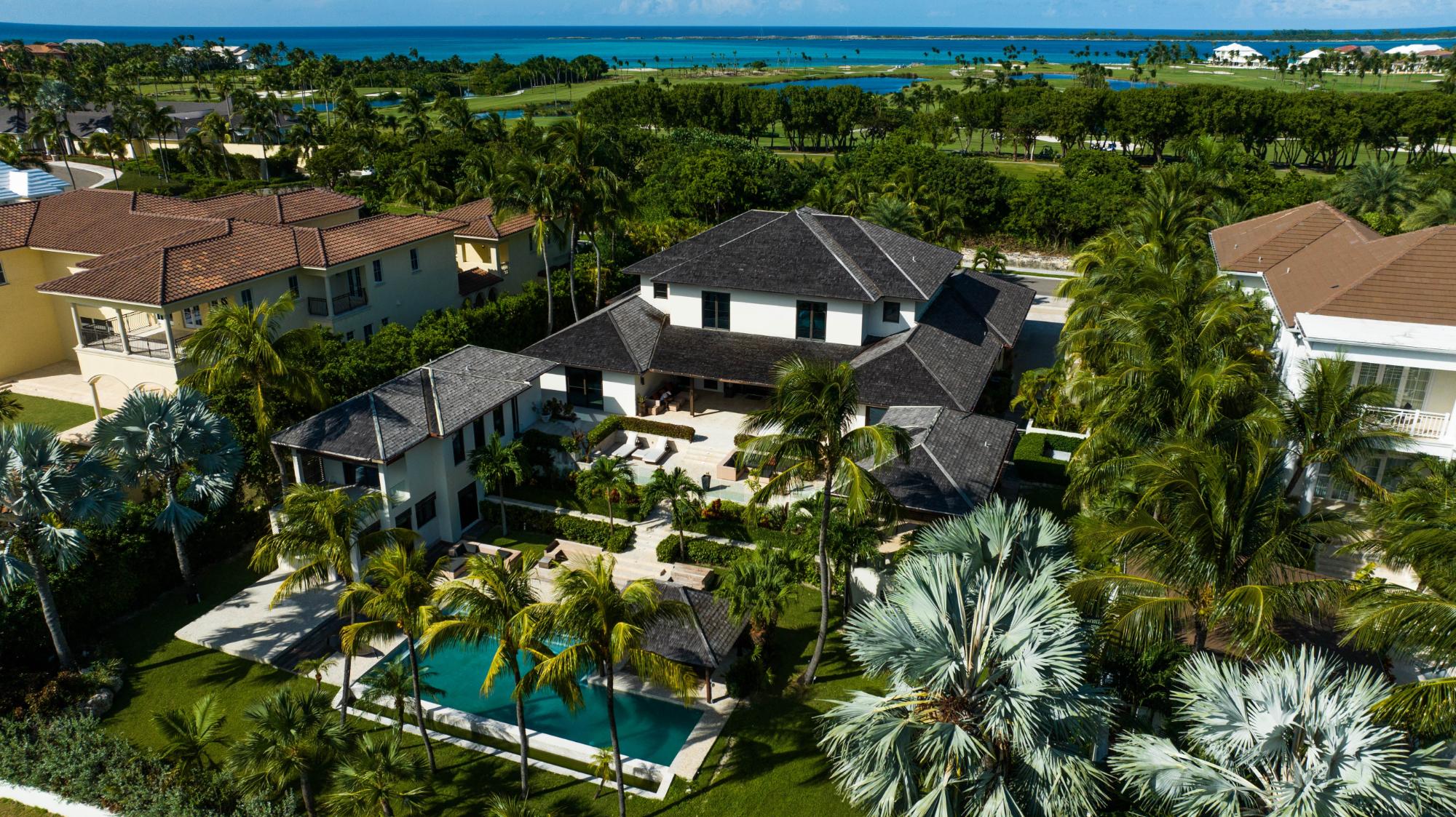/listing-single-family-home-in-paradise-island-66462.html from Coldwell Banker Bahamas Real Estate