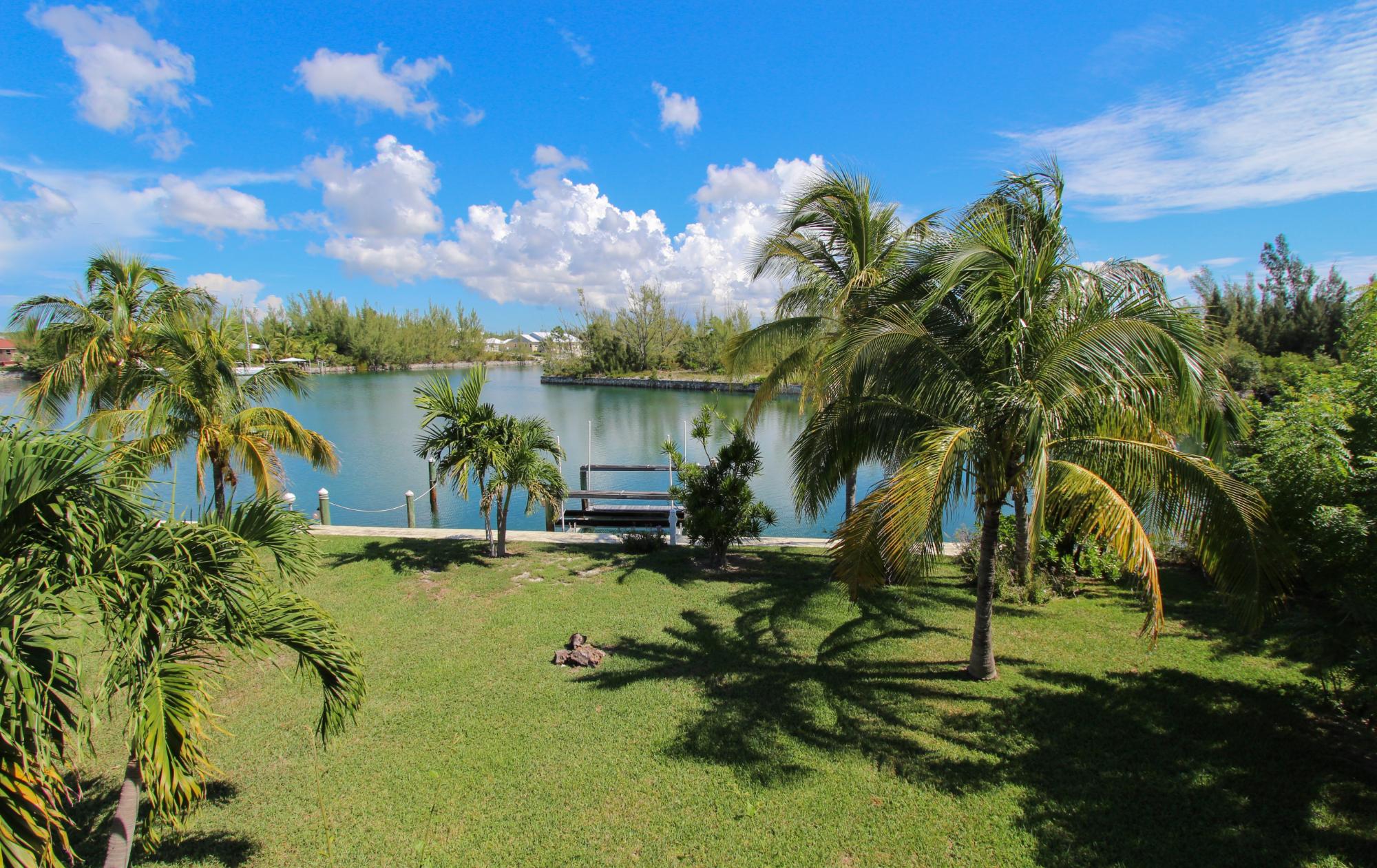 /listing-single-family-home-in-fortune-bay-68331.html from Coldwell Banker Bahamas Real Estate