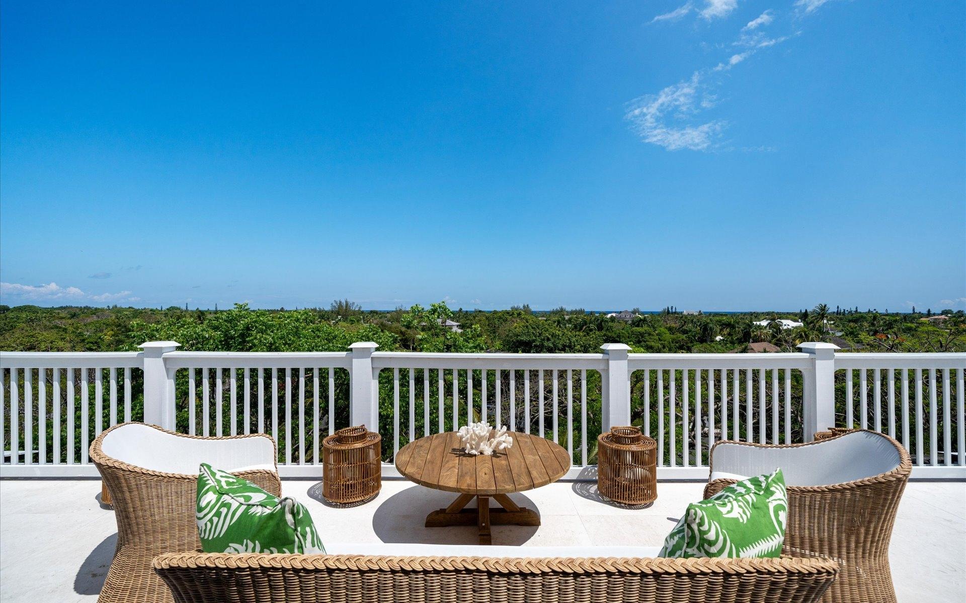 /listing-single-family-home-in-lyford-cay-73047.html from Coldwell Banker Bahamas Real Estate