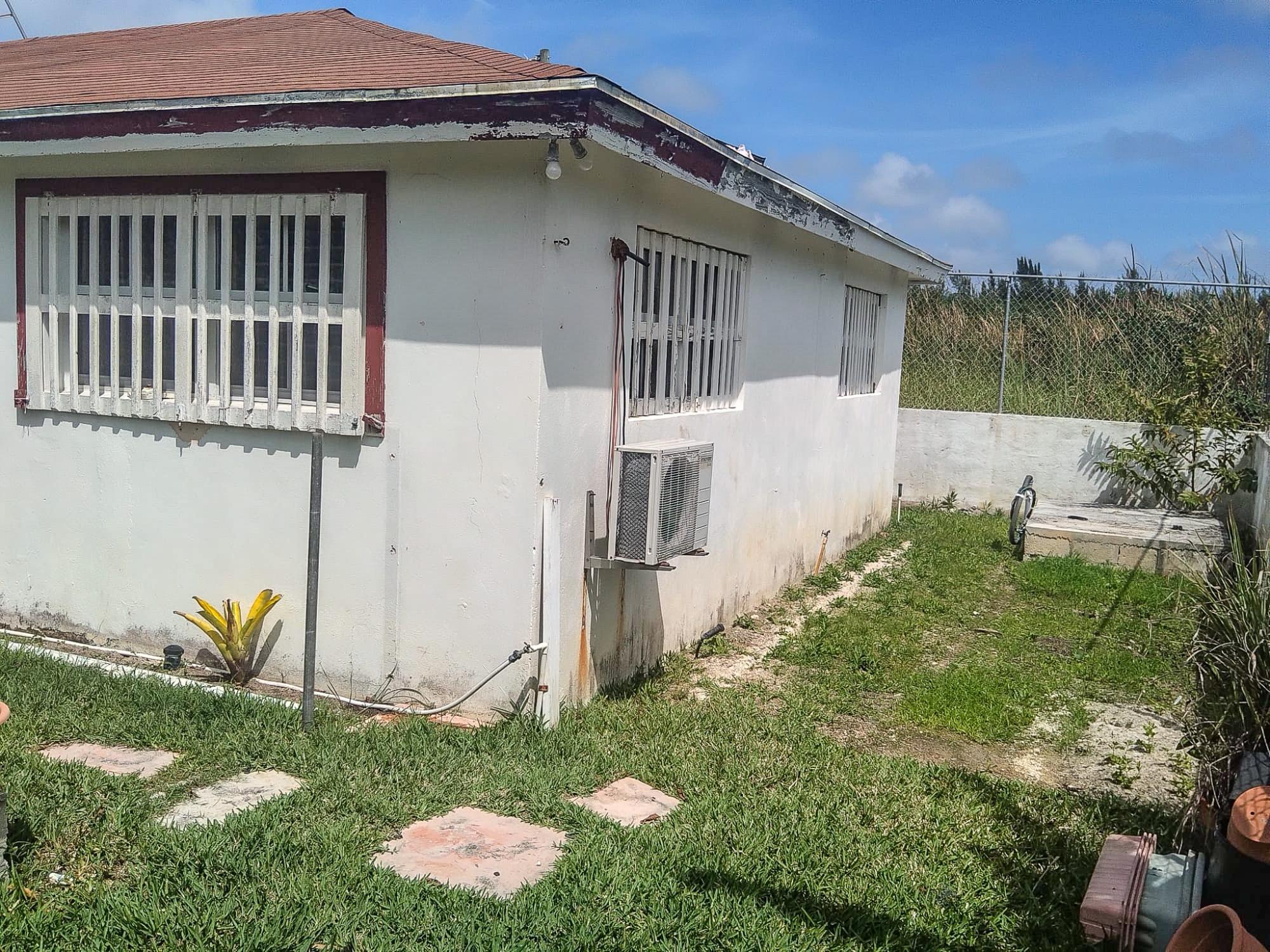 /listing-single-family-home-in-south-beach-72506.html from Coldwell Banker Bahamas Real Estate