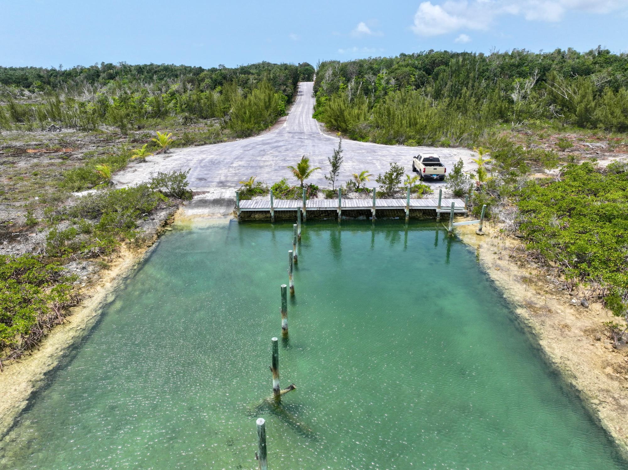 /listing-single-family-home-in-turtle-rocks-71210.html from Coldwell Banker Bahamas Real Estate
