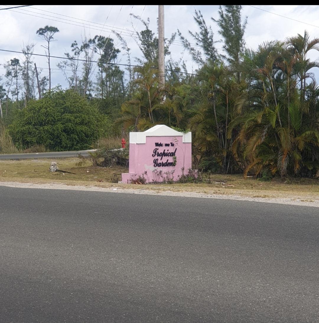 /listing-fourplex-in-west-bay-street-71373.html from Coldwell Banker Bahamas Real Estate