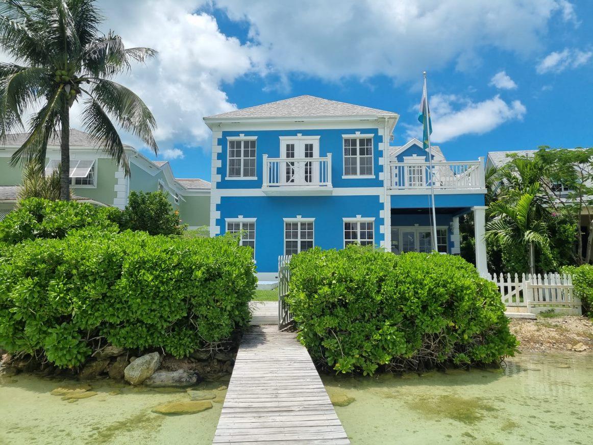 /listing-single-family-home-in-west-bay-street-71331.html from Coldwell Banker Bahamas Real Estate