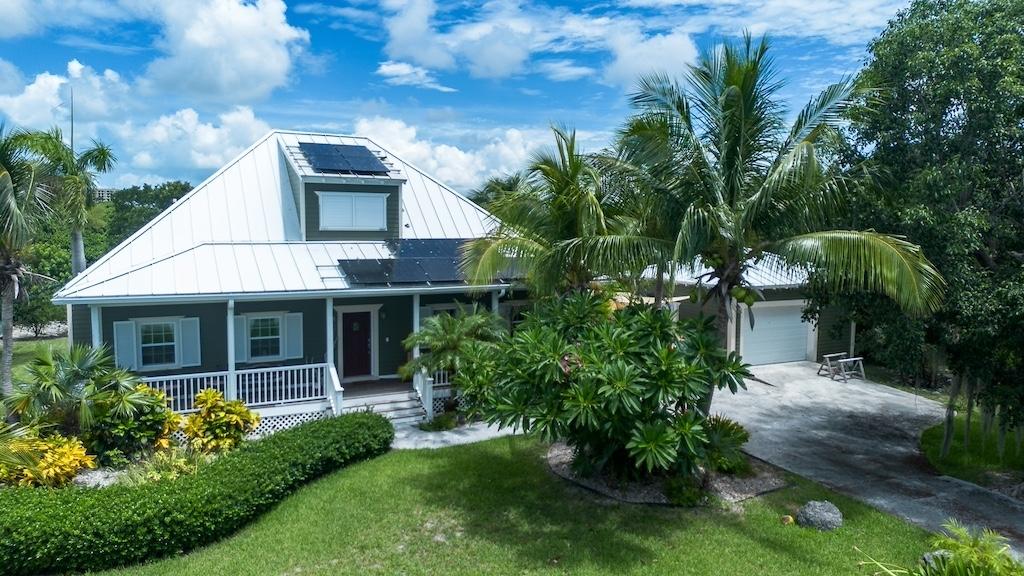 /listing-single-family-home-in-bahamia-71329.html from Coldwell Banker Bahamas Real Estate