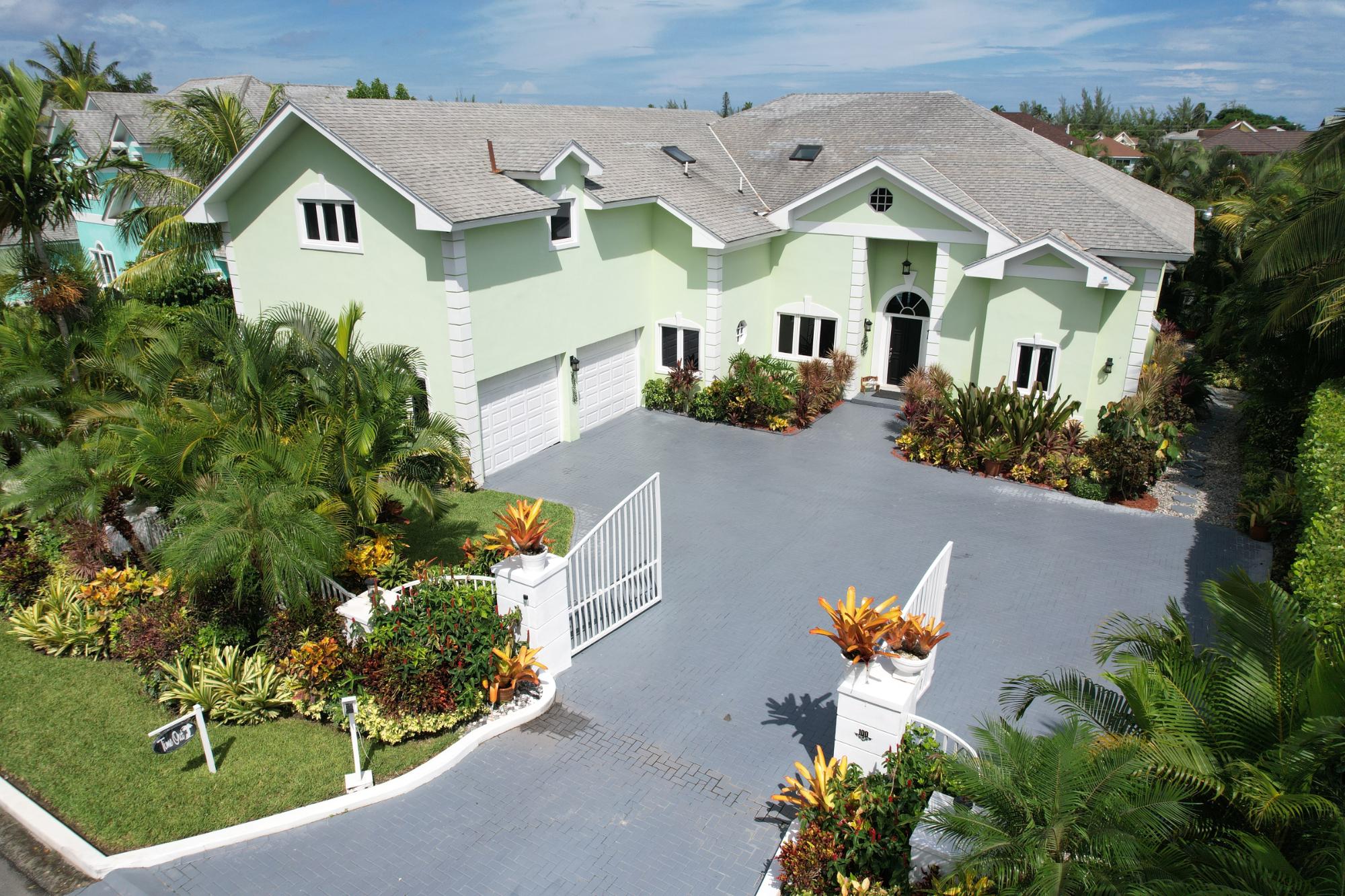 /listing-single-family-home-in-westridge-72714.html from Coldwell Banker Bahamas Real Estate