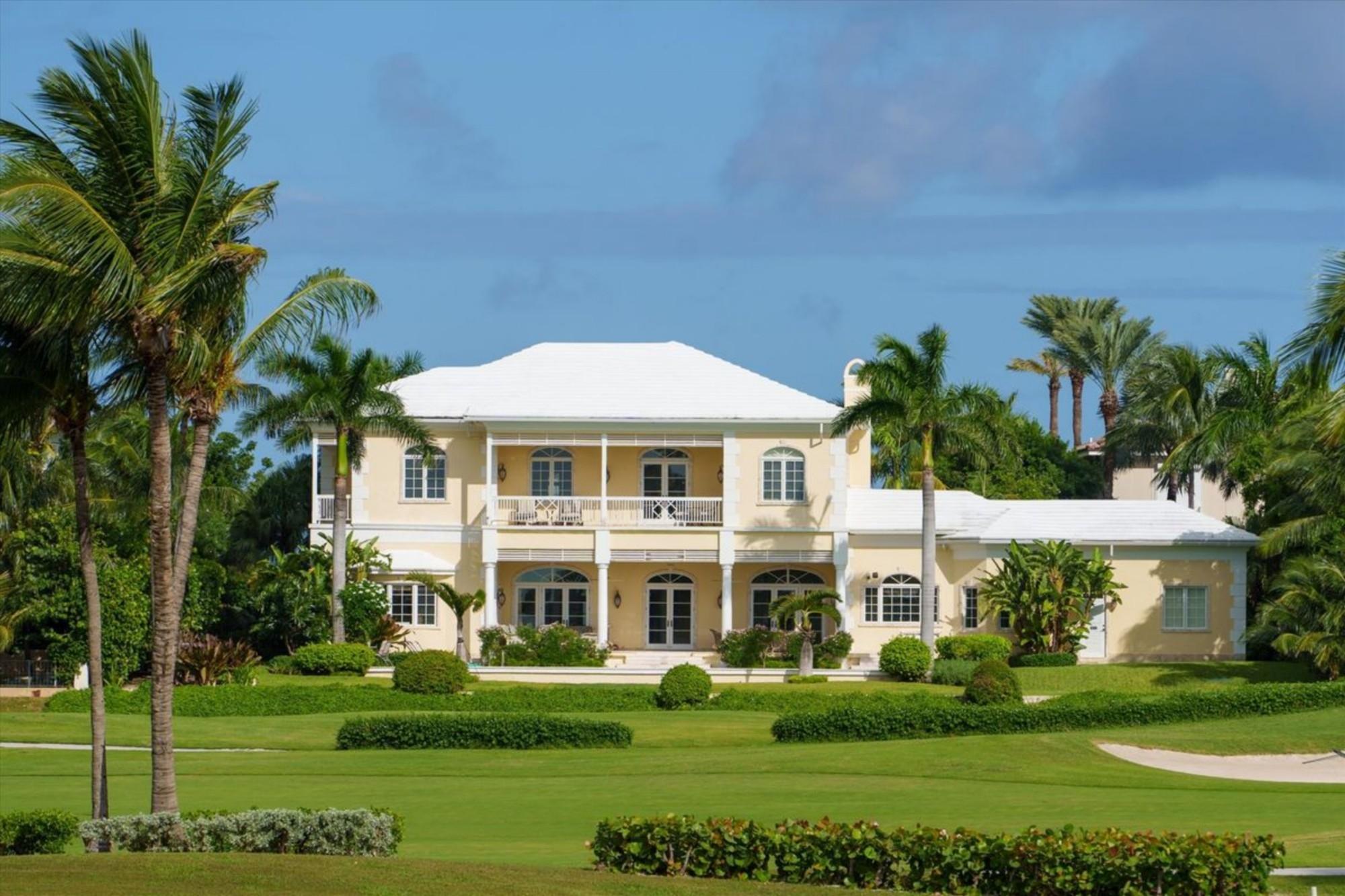 /listing-single-family-home-in-paradise-island-74734.html from Coldwell Banker Bahamas Real Estate