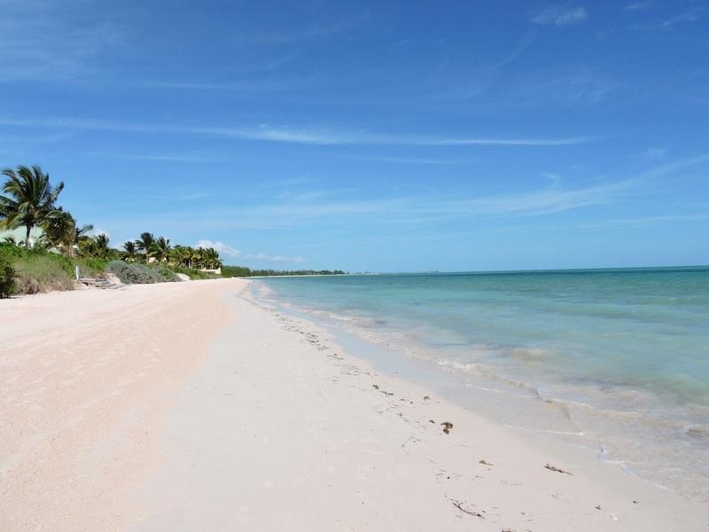 /listing-single-family-home-in-fortune-beach-74629.html from Coldwell Banker Bahamas Real Estate
