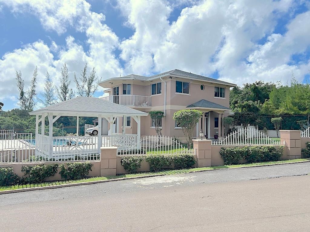 /listing-single-family-home-in-westridge-74621.html from Coldwell Banker Bahamas Real Estate