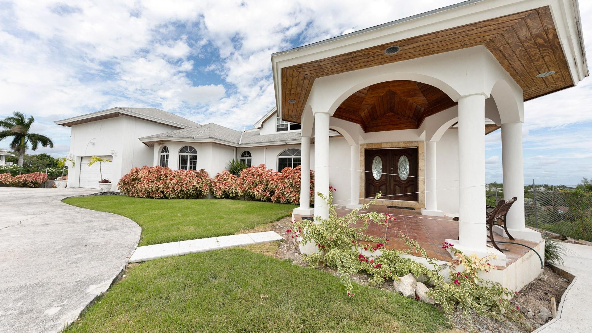 /listing-single-family-home-in-westridge-74382.html from Coldwell Banker Bahamas Real Estate