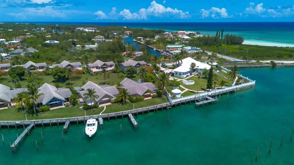 /listing-single-family-home-in-bahama-terrace-yacht-country-club-74567.html from Coldwell Banker Bahamas Real Estate