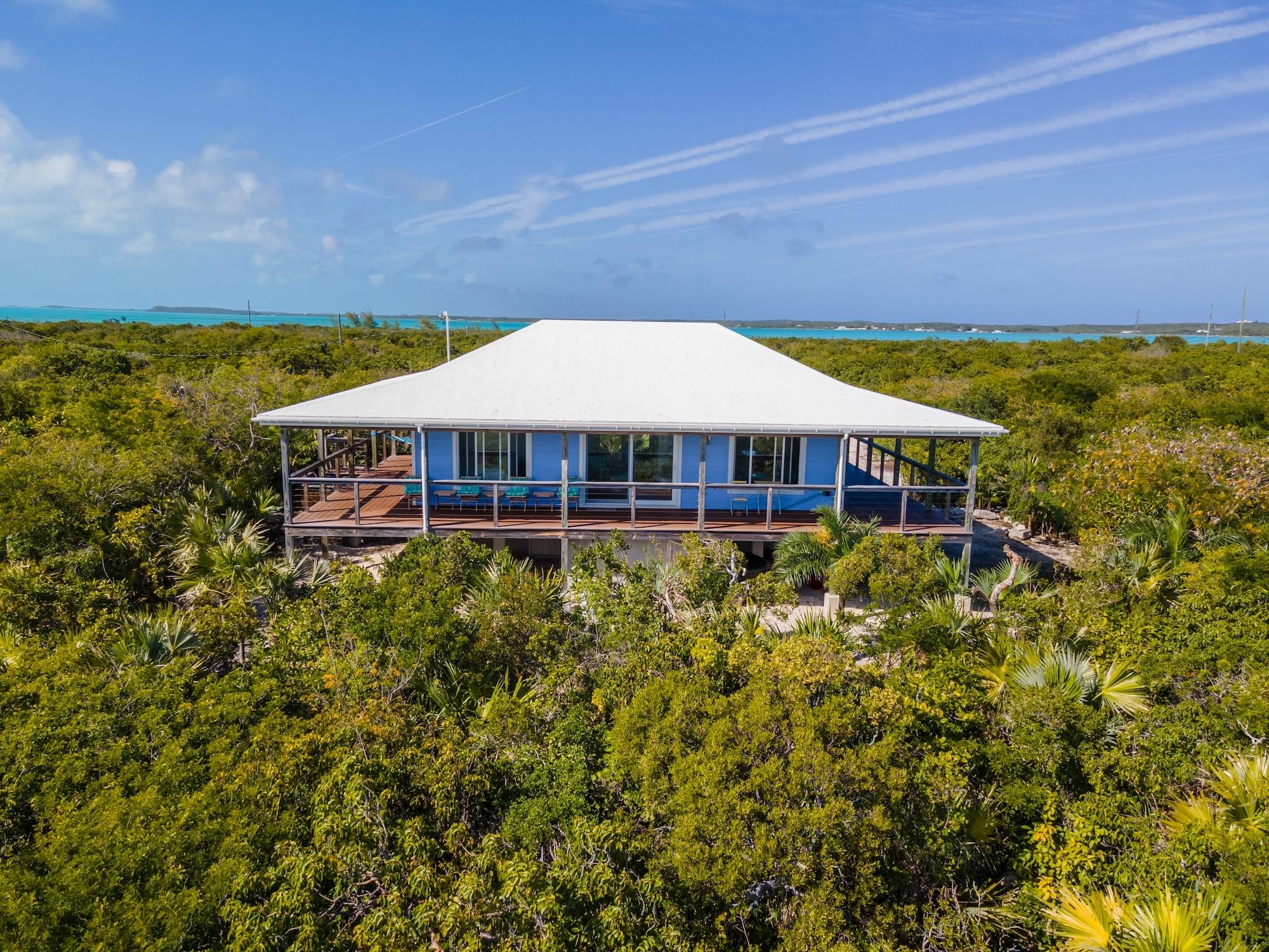 /listing-single-family-home-in-indian-hole-point-74139.html from Coldwell Banker Bahamas Real Estate