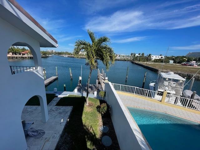 /listing-condo-in-lucaya-74026.html from Coldwell Banker Bahamas Real Estate