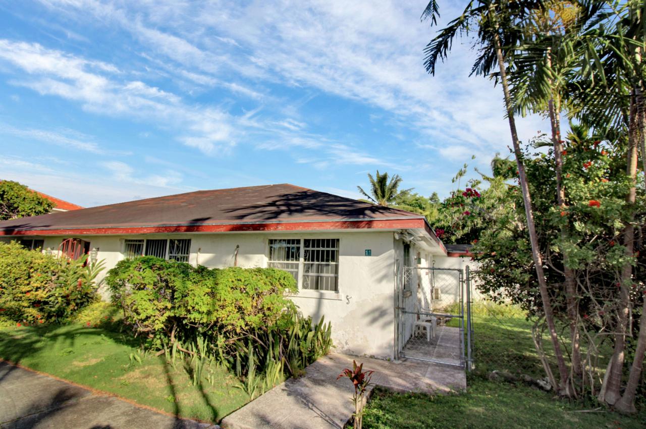 /listing-half-duplex-in-cable-beach-74827.html from Coldwell Banker Bahamas Real Estate