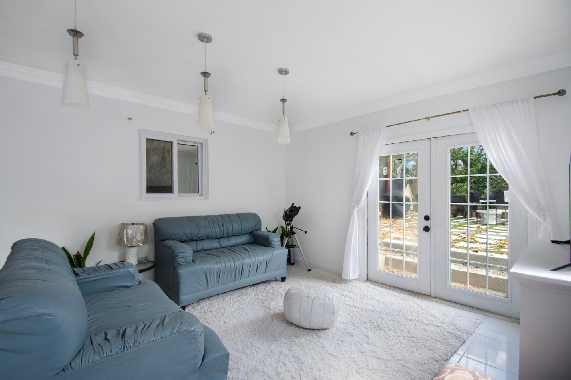 /listing-single-family-home-in-west-bay-street-75157.html from Coldwell Banker Bahamas Real Estate