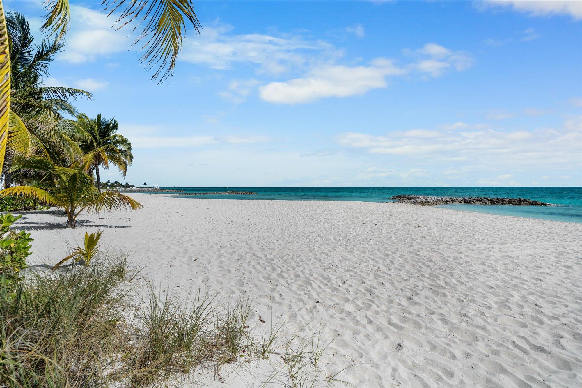 /listing-condo-in-yamacraw-75205.html from Coldwell Banker Bahamas Real Estate