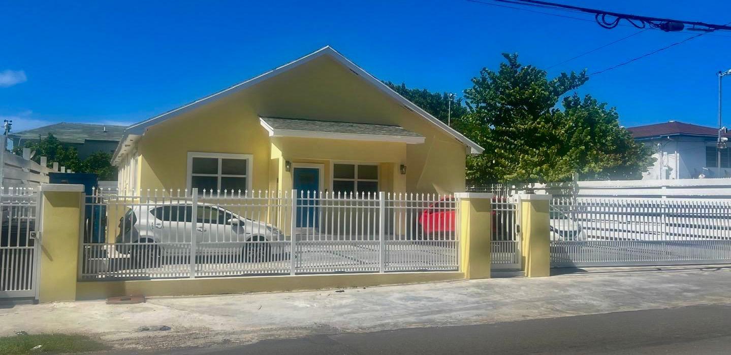 /listing-triplex-in-yamacraw-75565.html from Coldwell Banker Bahamas Real Estate