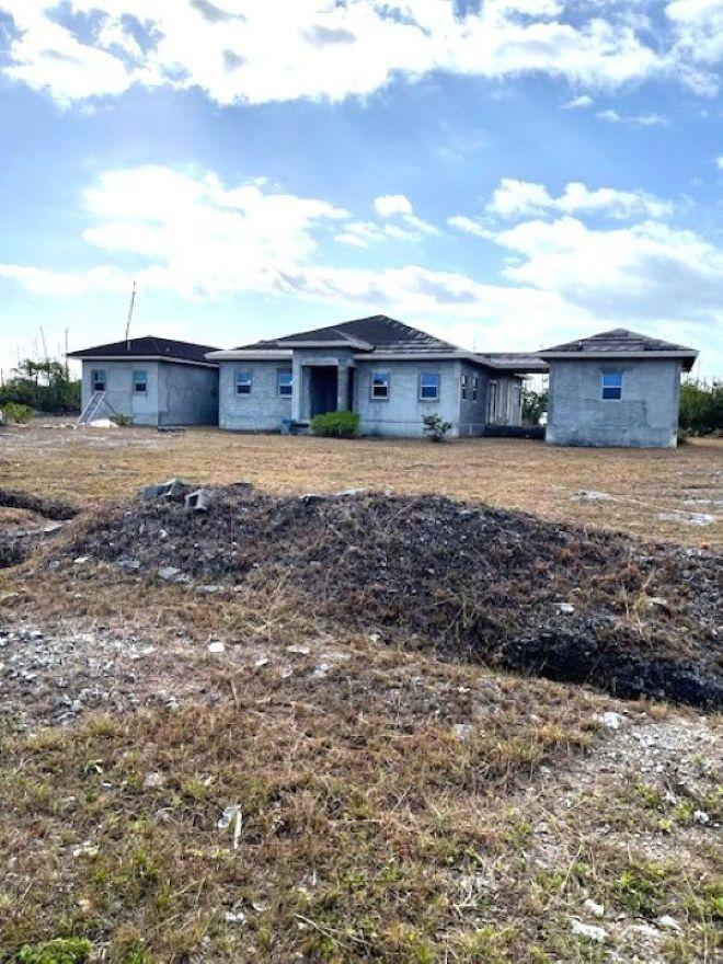 /listing-single-family-home-in-colony-bay-75502.html from Coldwell Banker Bahamas Real Estate