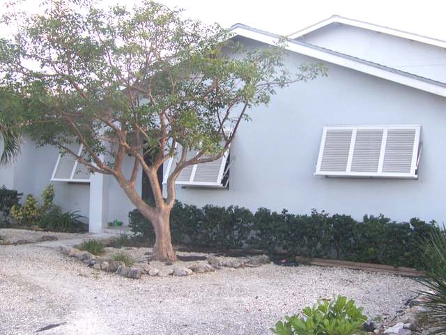 /listing-single-family-home-in-west-bay-street-75594.html from Coldwell Banker Bahamas Real Estate